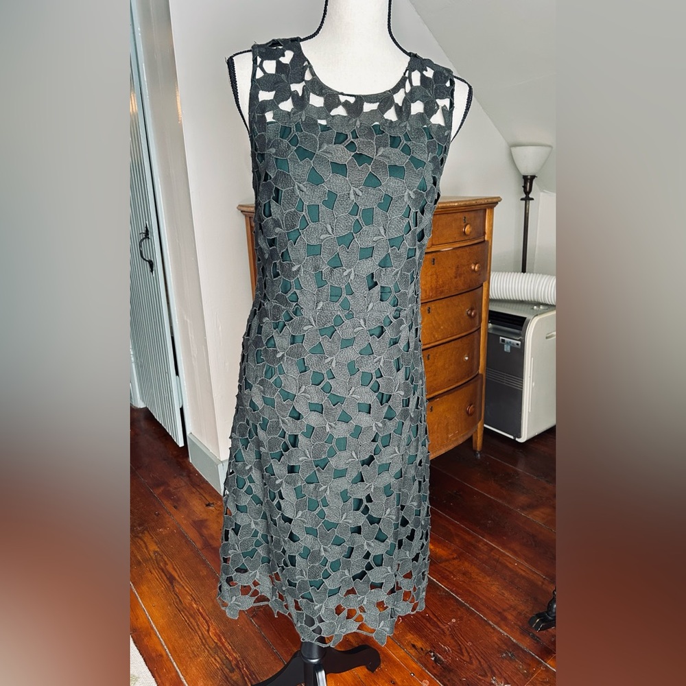 Elie Tahari Green Lace Sheath